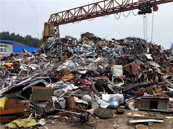 金屬破碎機(jī)客戶現(xiàn)場