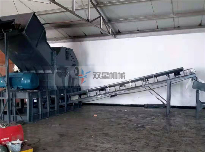 <a href='http://www.6wv1p1t.cn/feilv/1660.html' target='_blank'><span>斷橋鋁破碎機(jī)</span></a>上?？蛻衄F(xiàn)場(chǎng)