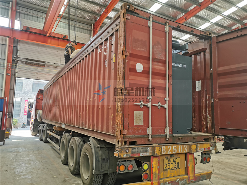 <a href='http://www.6wv1p1t.cn/psxl/6.html' target='_blank'><span>易拉罐破碎機(jī)</span></a>裝箱出口發(fā)貨